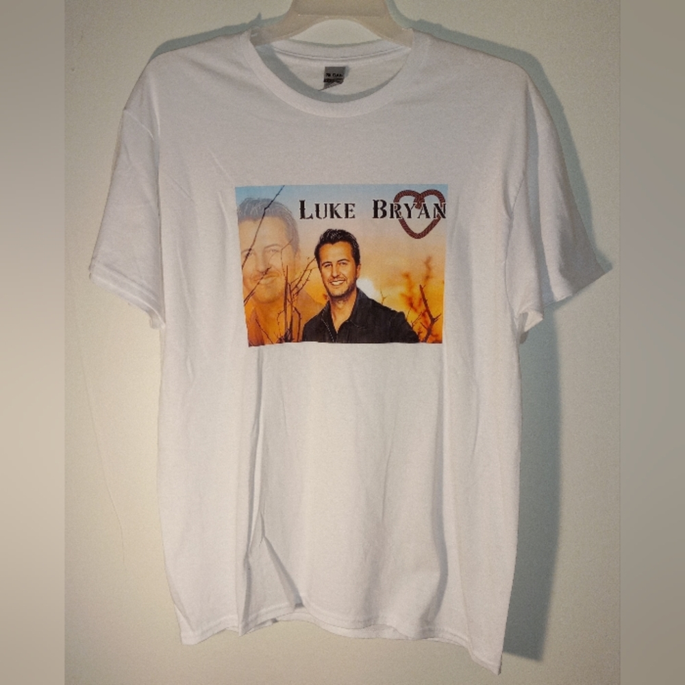 Luke Bryant ♡ Large Tshirt